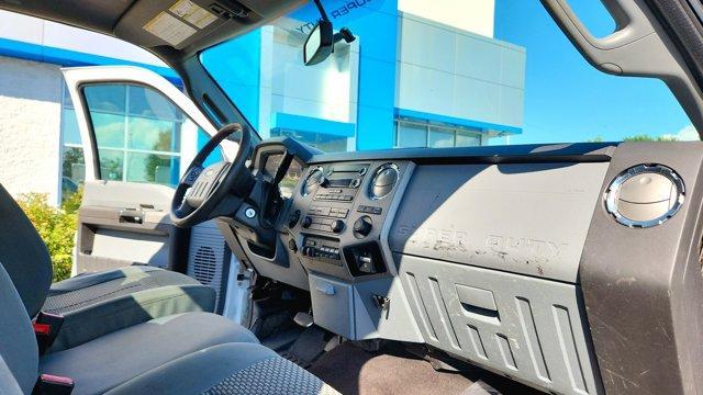 Photo of 2016 Oxford White Ford F-350
