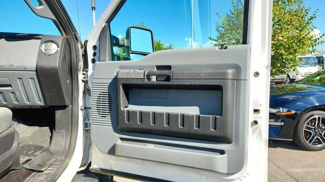 Photo of 2016 Oxford White Ford F-350