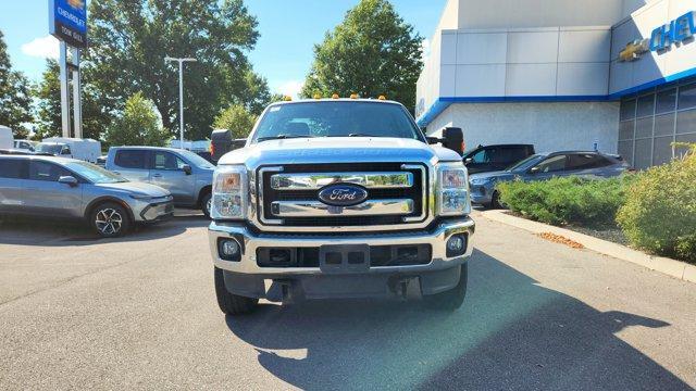 Photo of 2016 Oxford White Ford F-350