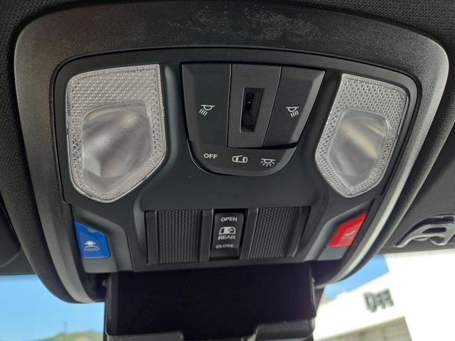 Photo of 2025 Diamond Black Crystal Pearlcoat RAM 2500