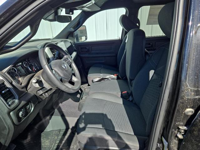 Photo of 2025 Diamond Black Crystal Pearlcoat RAM 2500