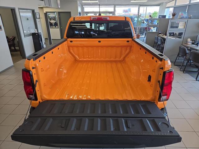 Photo of 2026 Sunrise Orange Chevrolet Colorado