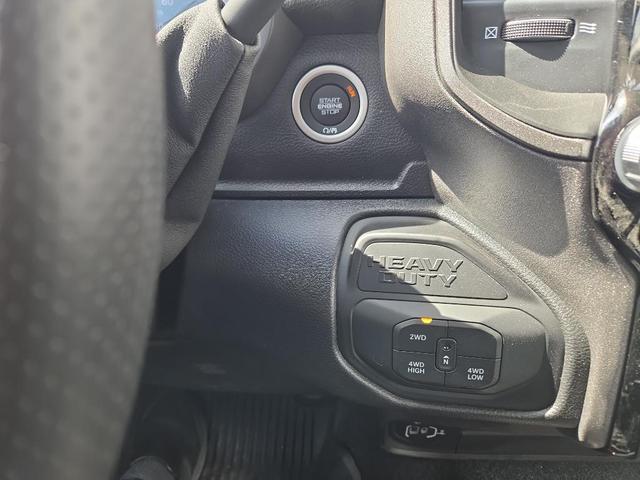 Photo of 2025 Granite Crystal Metallic Clearcoat RAM 2500