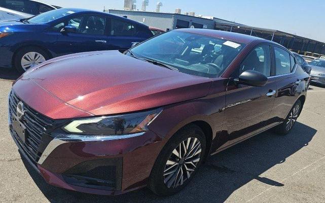 Photo of 2024 Garnet Pearl Metallic Nissan Altima
