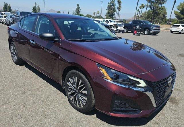 Photo of 2024 Garnet Pearl Metallic Nissan Altima