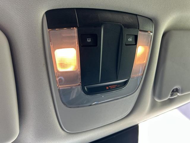 Photo of 2023 Snow White Pearl Kia Sportage Hybrid