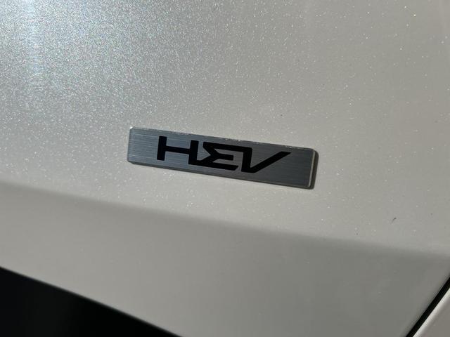 Photo of 2023 Snow White Pearl Kia Sportage Hybrid