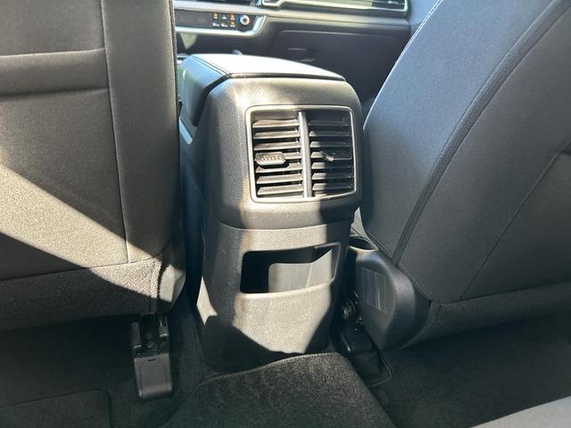 Photo of 2023 Snow White Pearl Kia Sportage Hybrid