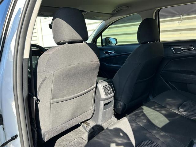 Photo of 2023 Snow White Pearl Kia Sportage Hybrid