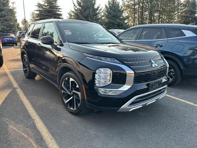 Photo of 2024 Black Mitsubishi Outlander