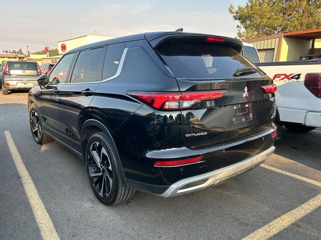 Photo of 2024 Black Mitsubishi Outlander