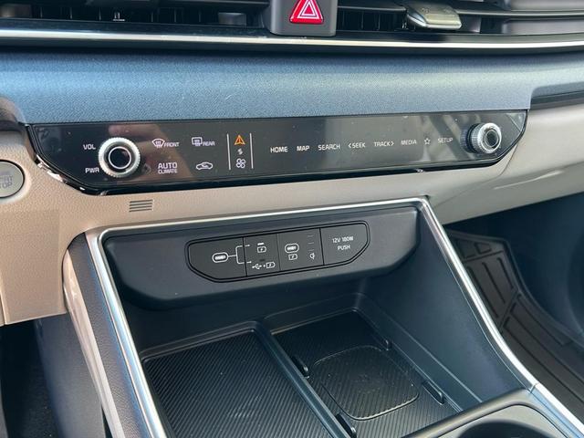 Photo of 2026 Gray Kia Carnival