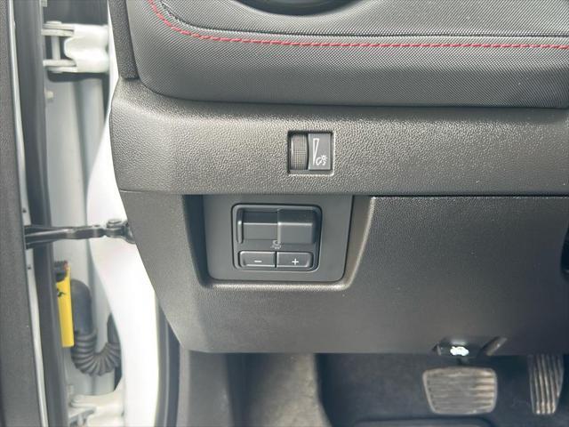 Photo of 2023 Summit White Chevrolet Colorado