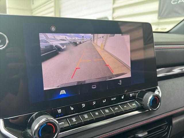 Photo of 2023 Summit White Chevrolet Colorado