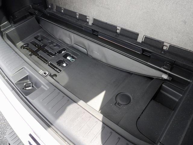 Photo of 2022 Celestial Silver Metallic Toyota Highlander