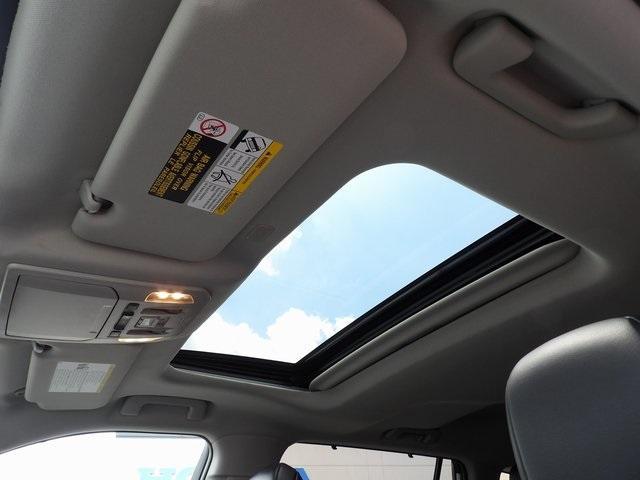 Photo of 2022 Celestial Silver Metallic Toyota Highlander