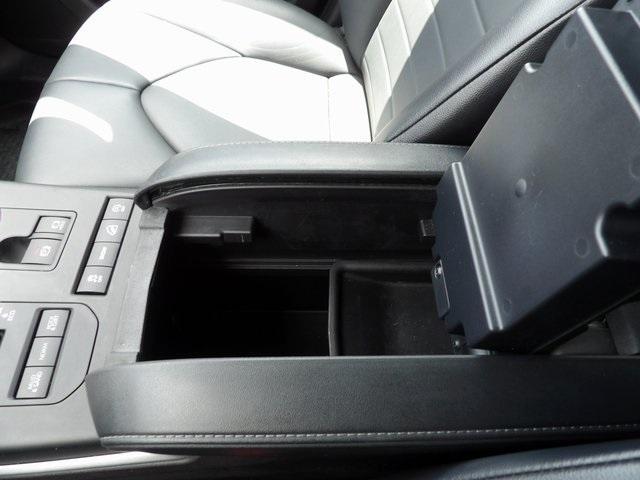 Photo of 2022 Celestial Silver Metallic Toyota Highlander