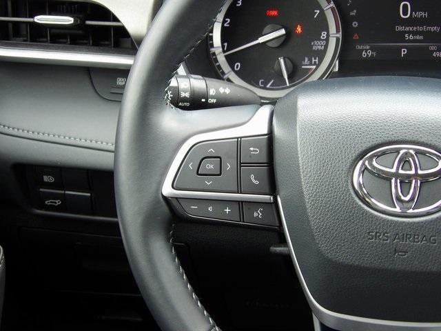 Photo of 2022 Celestial Silver Metallic Toyota Highlander