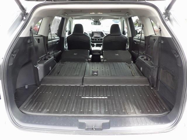 Photo of 2022 Celestial Silver Metallic Toyota Highlander