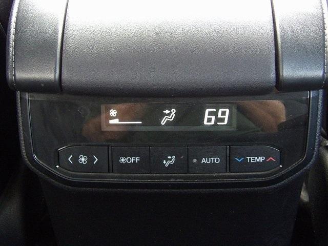 Photo of 2022 Celestial Silver Metallic Toyota Highlander