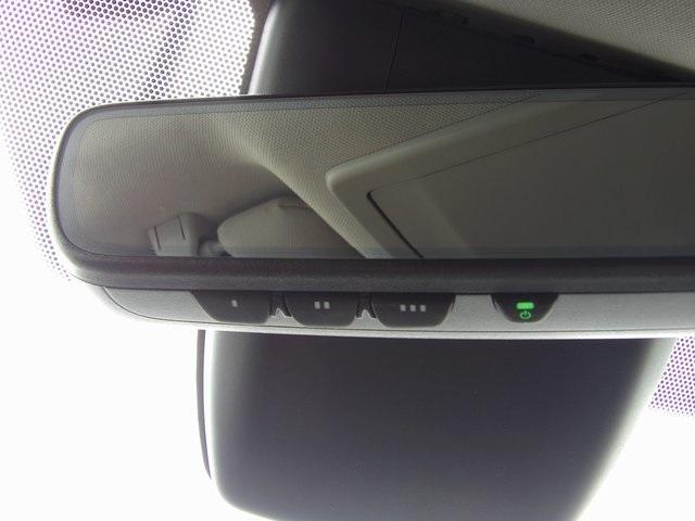 Photo of 2022 Celestial Silver Metallic Toyota Highlander
