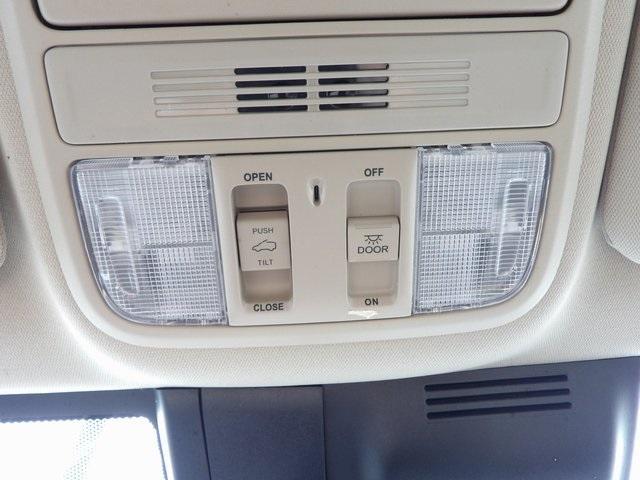 Photo of 2022 Platinum White Pearl Honda CR-V