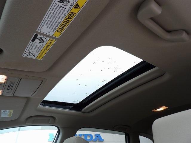 Photo of 2022 Platinum White Pearl Honda CR-V