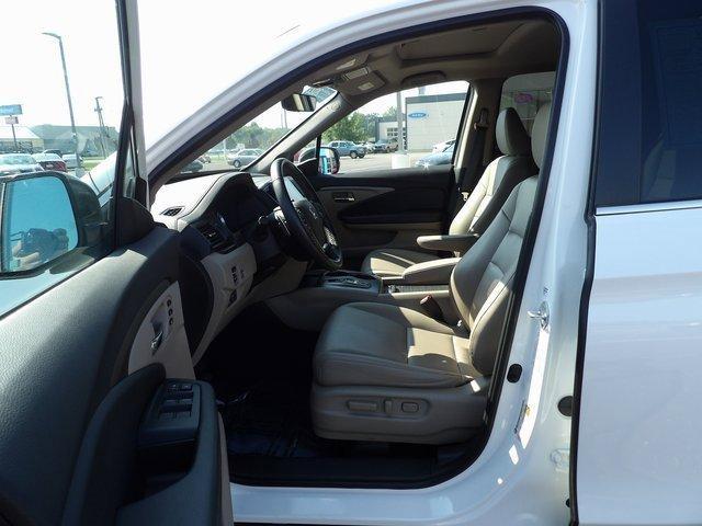 Photo of 2022 Platinum White Pearl Honda Ridgeline