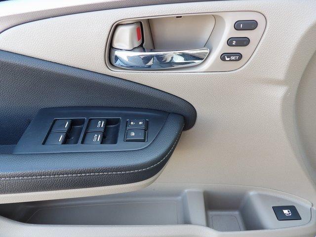 Photo of 2022 Platinum White Pearl Honda Ridgeline