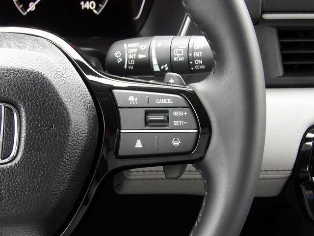 Photo of 2025 Obsidian Blue Pearl Honda Pilot
