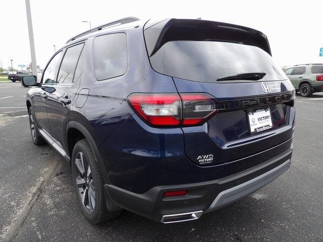 Photo of 2025 Obsidian Blue Pearl Honda Pilot