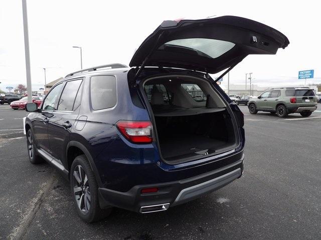 Photo of 2025 Obsidian Blue Pearl Honda Pilot