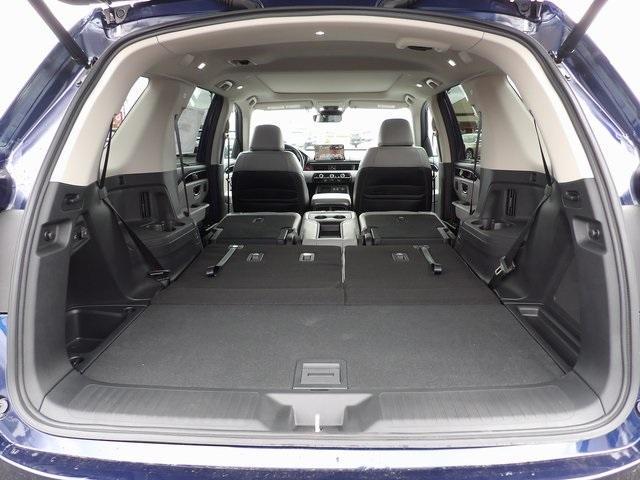 Photo of 2025 Obsidian Blue Pearl Honda Pilot