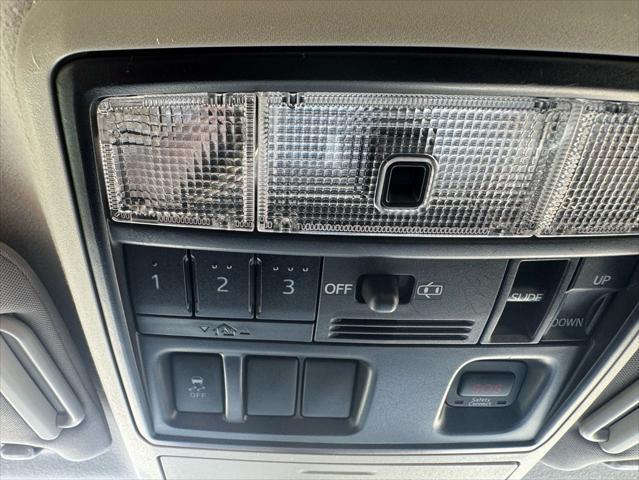 Photo of 2014 Magnetic Gray Metallic Toyota 4Runner