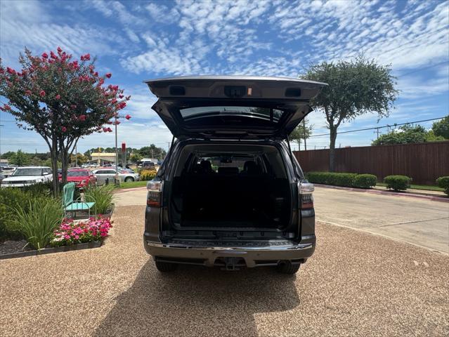 Photo of 2014 Magnetic Gray Metallic Toyota 4Runner