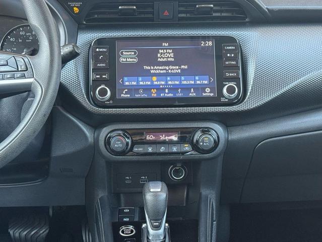 Photo of 2021 White Nissan Kicks