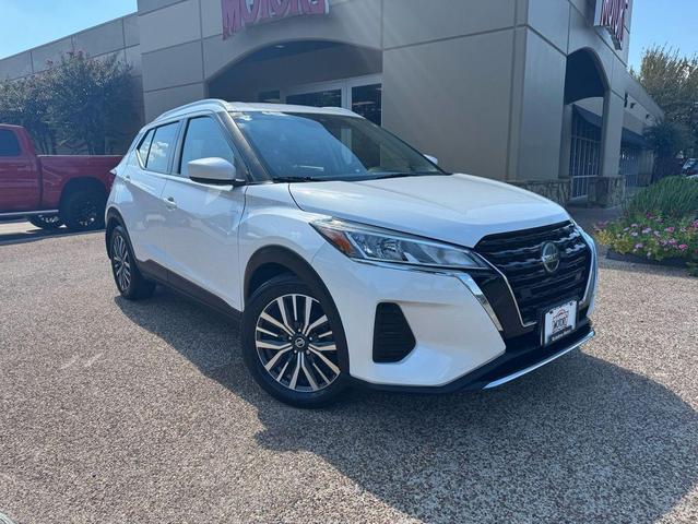 Photo of 2021 White Nissan Kicks