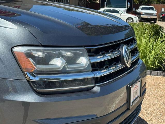 Photo of 2019 Deep Black Pearl Volkswagen Atlas