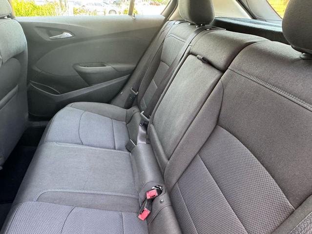 Photo of 2018 Summit White Chevrolet Cruze
