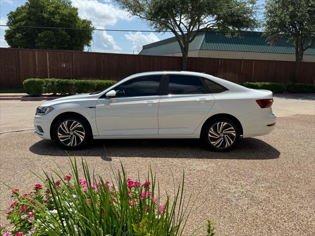 Photo of 2020 Pure White Volkswagen Jetta