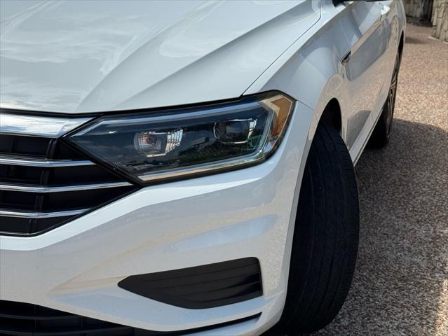 Photo of 2020 Pure White Volkswagen Jetta