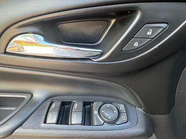 Photo of 2018 Gray Chevrolet Equinox