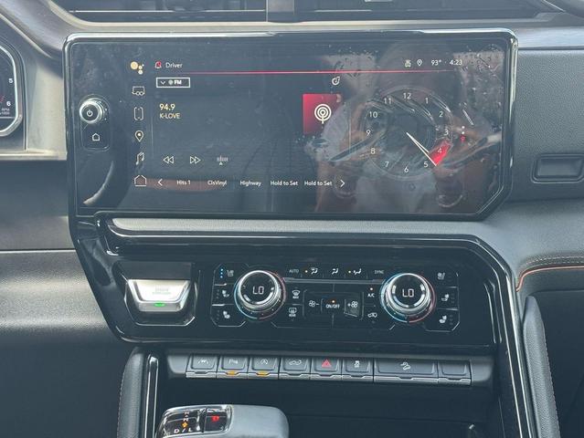 Photo of 2024 Summit White GMC Sierra 1500