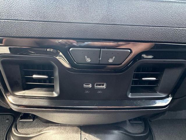 Photo of 2024 Summit White GMC Sierra 1500