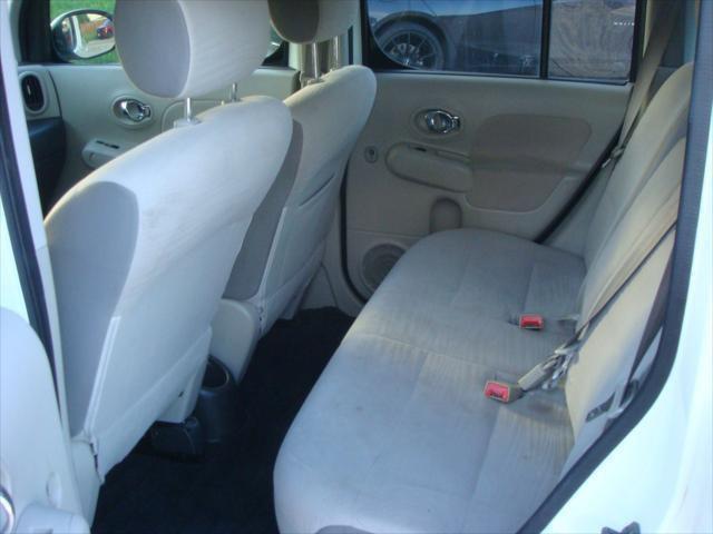 Photo of 2009 White Pearl Nissan Cube