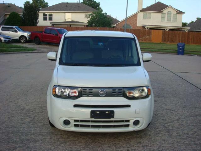 Photo of 2009 White Pearl Nissan Cube
