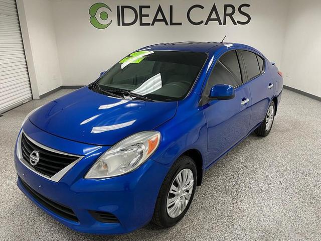 Photo of 2013 DARK BLUE Nissan Versa