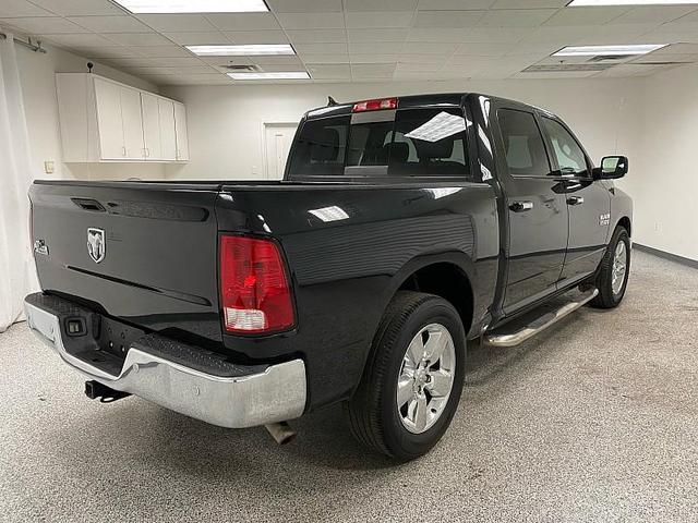 Photo of 2016 Brilliant Black Crystal Pearlcoat RAM 1500