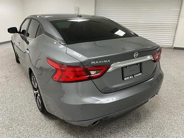 Photo of 2017 Gun Metallic Nissan Maxima
