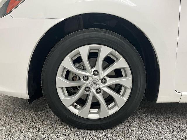 Photo of 2019 WHITE Nissan Sentra